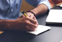 Jak napisać profesjonalne CV bez dużego doświadczenia zawodowego? sopocka.edu.pl - 189-jak-napisac-profesjonalne-cv-bez-duzego-doswiadczenia-zawodo.webp
