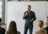 easystand.pl - 150-kiedy-warto-wybrac-prosta-scianke-pop-up-na-event.webp