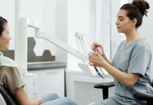 Jak znaleźć dentystę, który zapewnia bezbolesne leczenie? piotrowscybejnarowicz.pl - 039-jak-znalezc-dentyste-ktory-zapewnia-bezbolesne-leczenie.webp